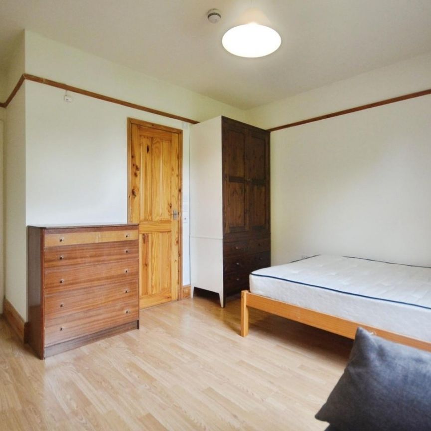 1 bedroom Flat To Let - Photo 1