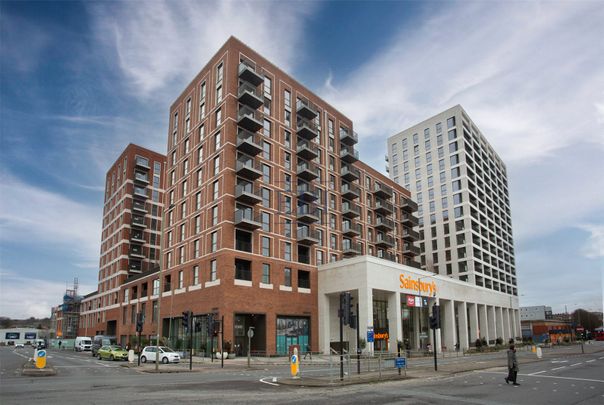 Henshaw Parade, The Hyde, NW9 6GJ - Photo 1