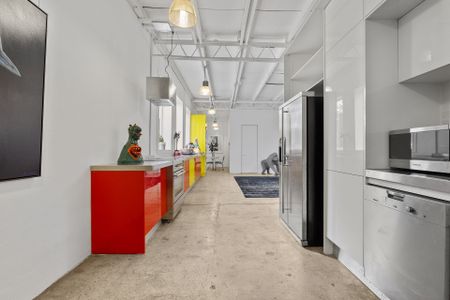 Shared Accomodation&colon; New York-Style Loft Living in the Heart of Neutral Bay - Photo 2