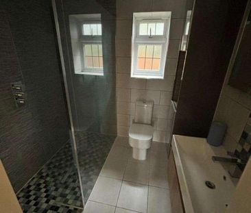 Domers Wells Lane, UB1 - Photo 4