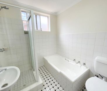 Spacious and Modern - Photo 6