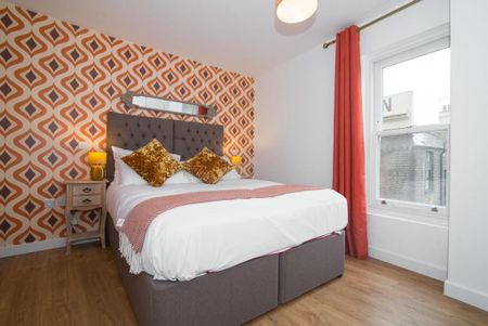 2 bedroom flat to rent - Photo 2