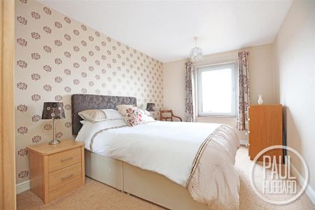 2 bedroom flat to rent - Photo 2