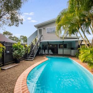 Couples Retreat - Stroll to the Beach - Photo 2