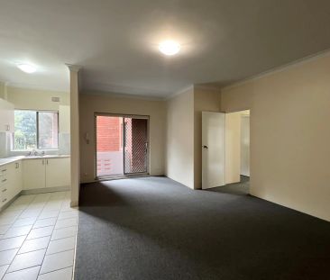 2 Bedroom apartment in a convenient location - Photo 2