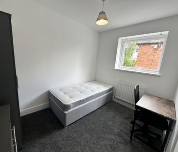 3 bedroom semi-detached house to rent - Photo 6