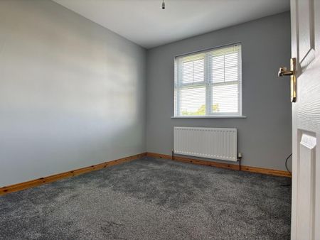 83 Carrigart Crescent, Lurgan, BT65 5EG - Photo 5