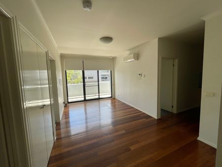 7/110 Union Road, Ascot Vale VIC 3032 - Photo 2