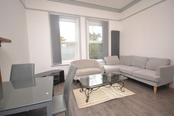3 bedroom Flat To Let - Photo 1