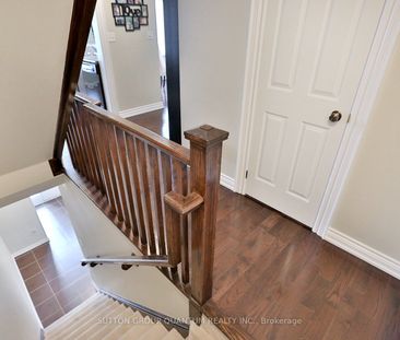 Townhouse For Lease | W8124294 - Photo 5