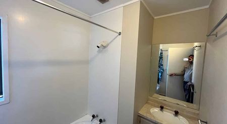 Charming 3BR Home in Whakatane - Photo 3