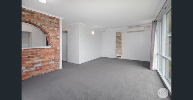 MODERN COMFORT IN QUIET MOUNT HELEN LOCATION - Photo 1