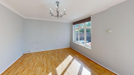 3 bedroom terraced house to rent - Photo 2