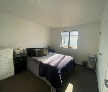 Enjoy unbeatable convenience at 2/43 Smith Street, Frankton – right... - Photo 2