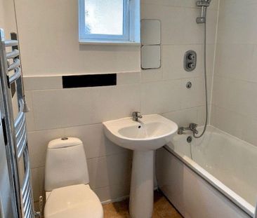 3 bedroom apartment to rent - Photo 5