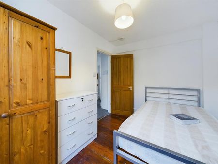 4 bedroom terraced house to rent - Photo 5