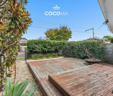 Modern Family Comfort in a Prime Cheltenham Location - Photo 2