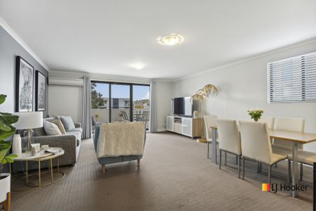 Modern 2-Bedroom Apartment in Belconnen - Photo 2