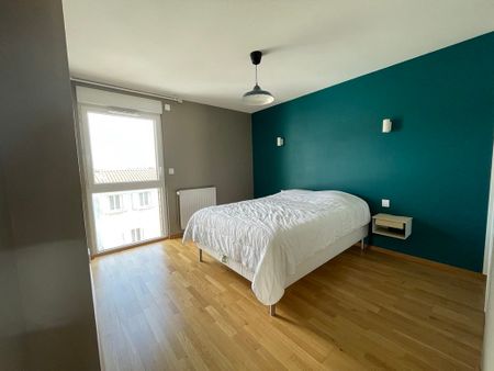 Location Appartement 3 pièces 73m² LA ROCHELLE 17000 - Photo 3