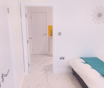 Studio Flat, Chaucer Avenue, TW9 - Photo 5