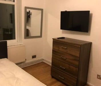 Room in a Shared Flat, Frensham Drive, SW15 - Photo 6