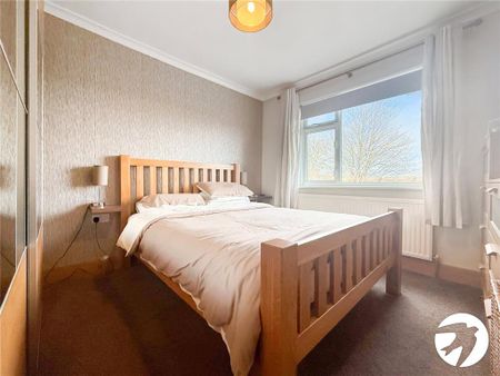 3 bedroom end of terrace house to rent - Photo 2