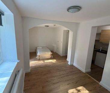 Brockham Crescent, Croydon CR0, London - Photo 1