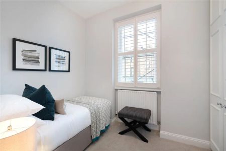 4 bedroom flat in South Kensington - Photo 5