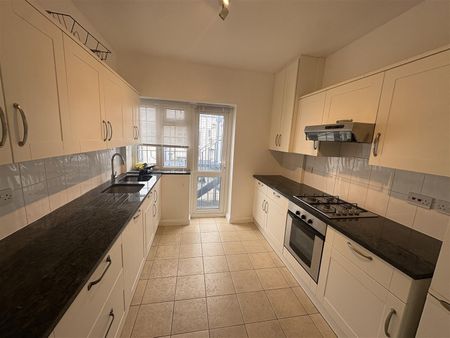 Burnham Court, NW4 2RE - Photo 4