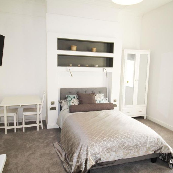 Studio to rent - Photo 1