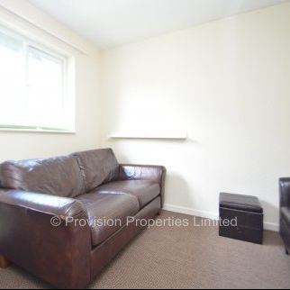 4 Bedroom Student Leeds Properties - Photo 1