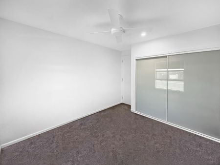 Modern 2-Bedroom Granny Flat in Beautiful Moonee Beach - Photo 3