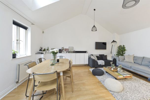 Celbridge Mews, W2 - Photo 1