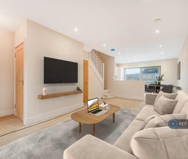 3 bedroom terraced house to rent - Photo 2