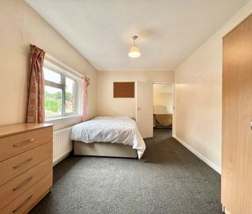 3 bedroom end of terrace house to rent - Photo 4