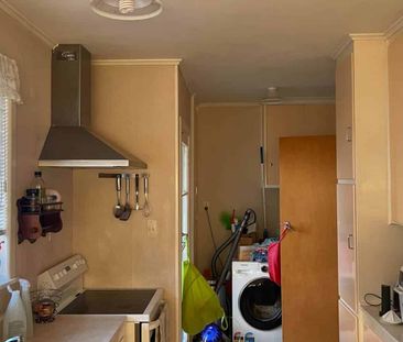 4 Bedroom Family Home In Coastal Beach Haven - Photo 5