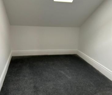 6 bedroom terraced house to rent - Photo 2
