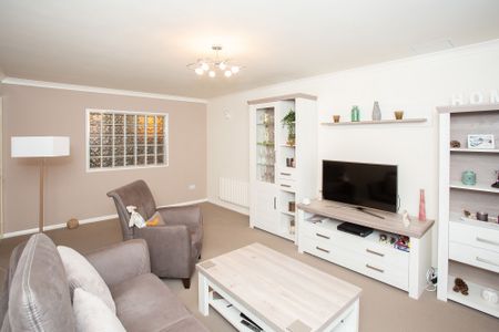 2 bedroom flat to rent, Available unfurnished from 12/05/2025 - Photo 5