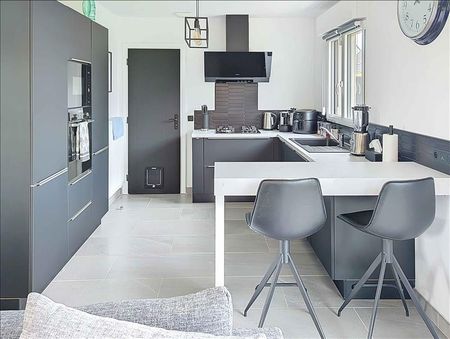 5 pièces - 101 m² - RDC - Colocation non autorisée - Photo 3