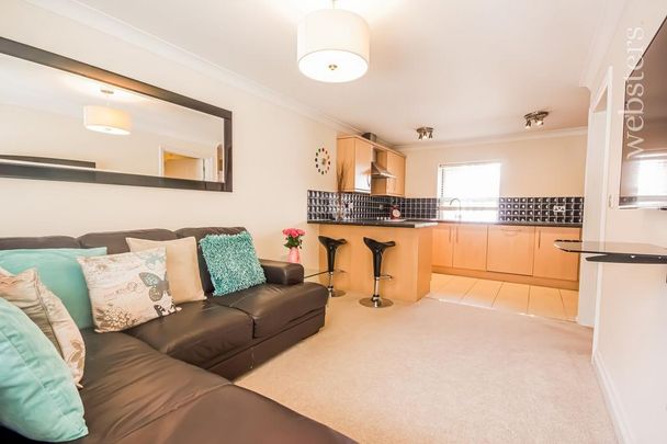 2 bedroom flat to rent - Photo 1