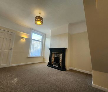 Terraced House to rent on - Photo 2