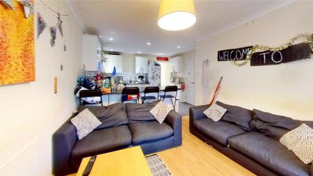 6 bedroom house to rent - Photo 3