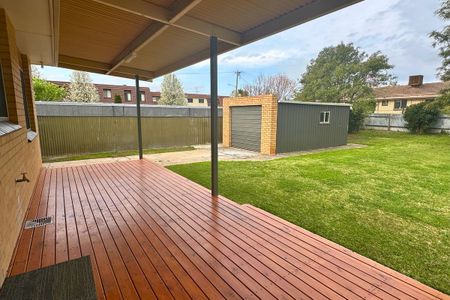 336 Eden Street, Lavington - Photo 4