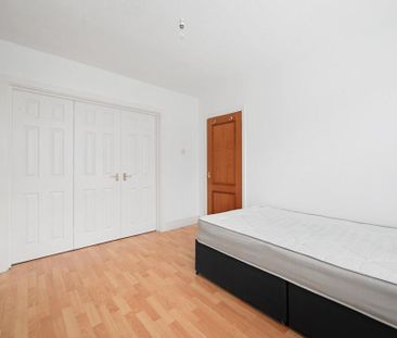 4 bedroom terraced house to rent - Photo 5