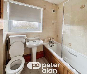 3 bedroom semi-detached house to rent - Photo 6