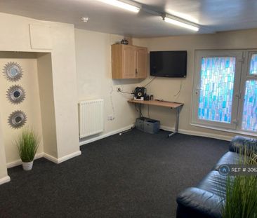 10 bedroom end of terrace house to rent - Photo 1