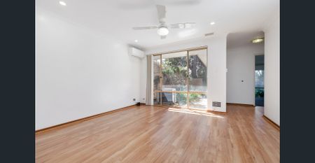 Spacious Marangaroo Home - Photo 5