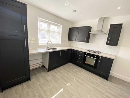 2 bedroom semi-detached house to rent - Photo 2