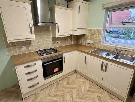 2 bedroom terraced house to rent - Photo 4