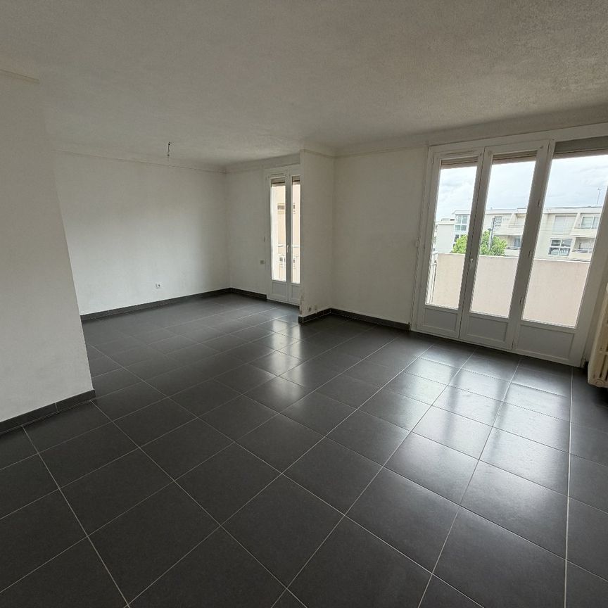 Location Appartement 3 pièces 75m² SETE 34200 - Photo 1